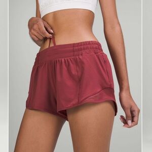 Lululemon Hotty Hot Shorts LR 2.5”